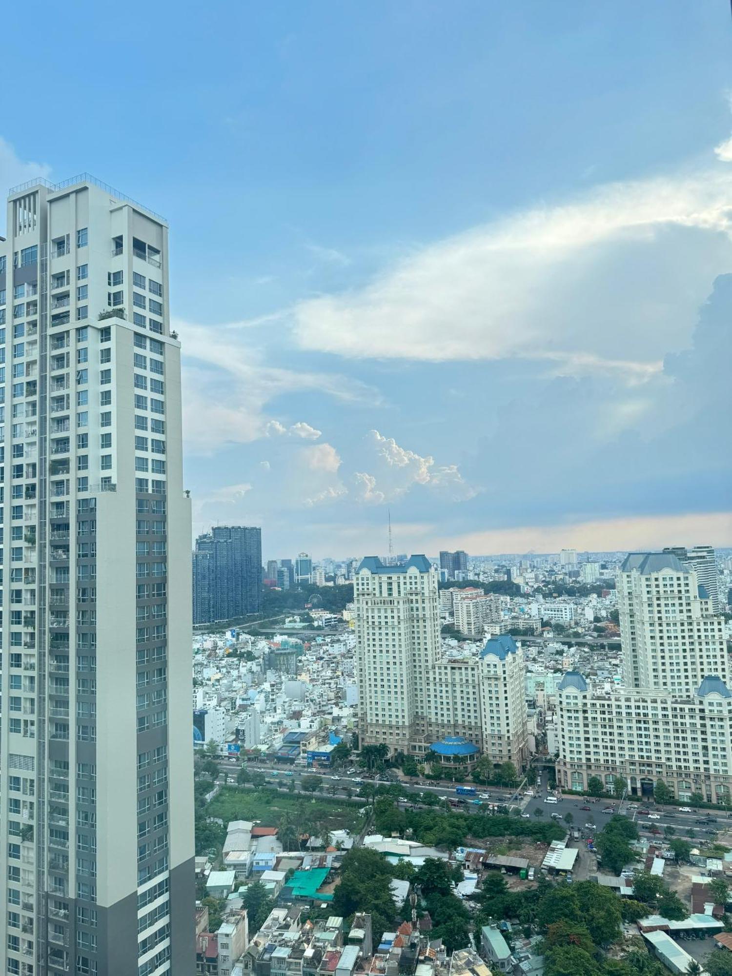 Landmark Luxury Residence - Luna Apartment Ho Chi Minh City Exterior photo